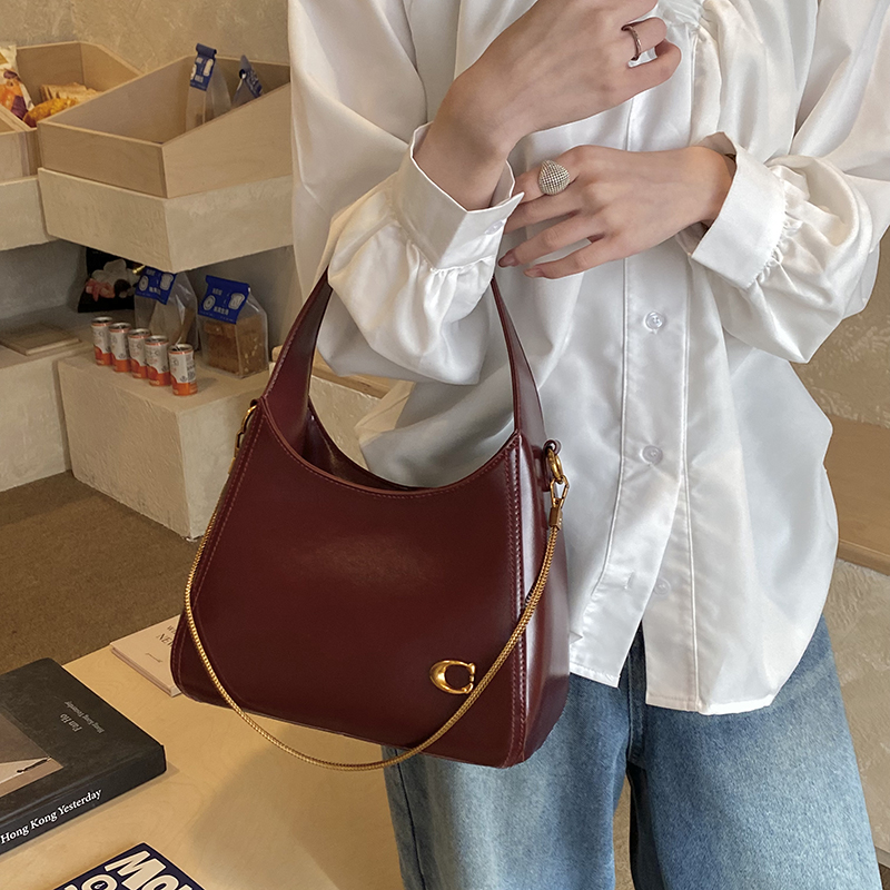 Luxury Bags Vip - حقيبة كتف نسائية عصرية جديدة بتصميم
