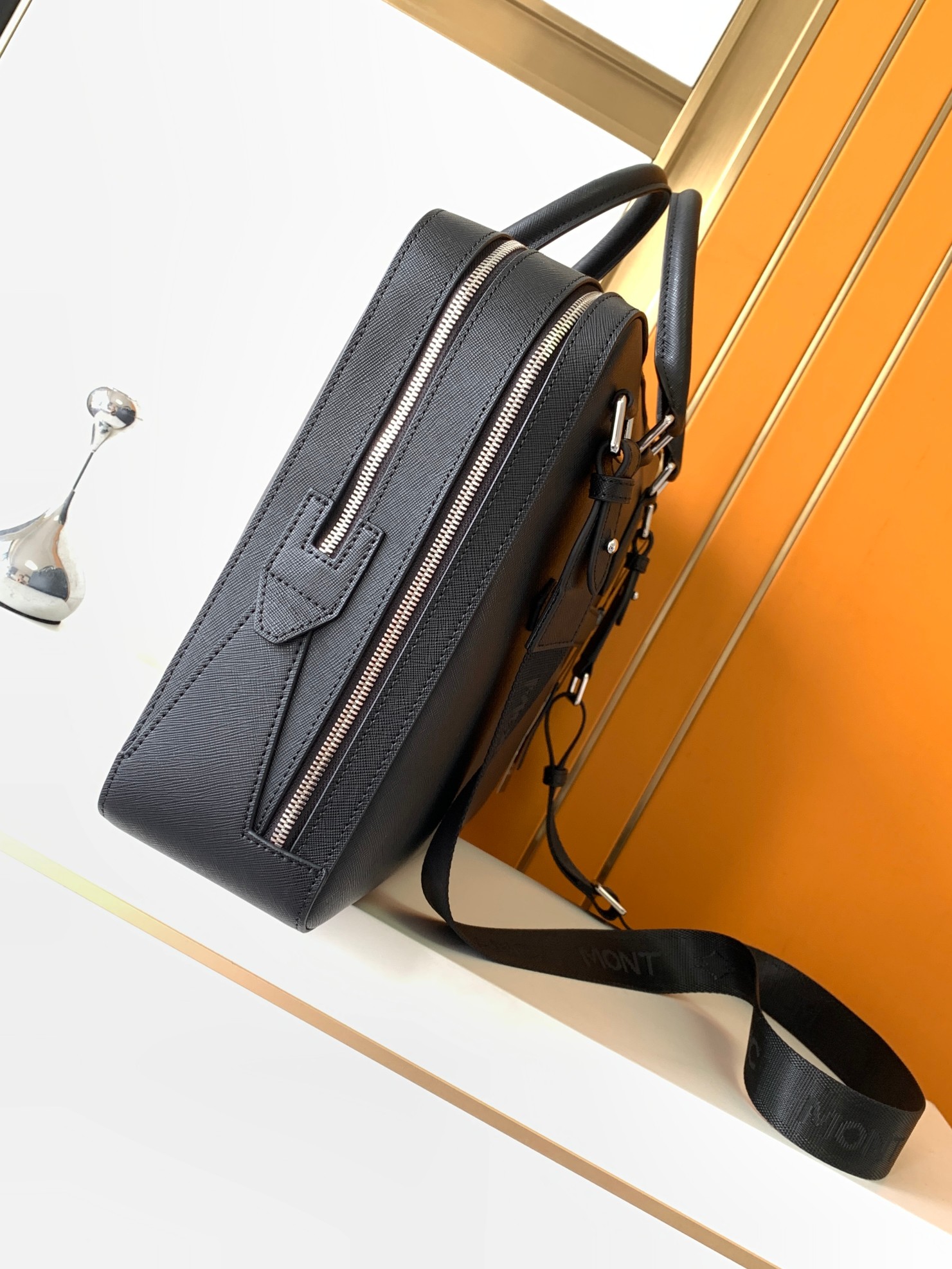 حقائب رجالية فاخرة بمقبض علوي، - مراجعة Luxury Bags Quality وسعره