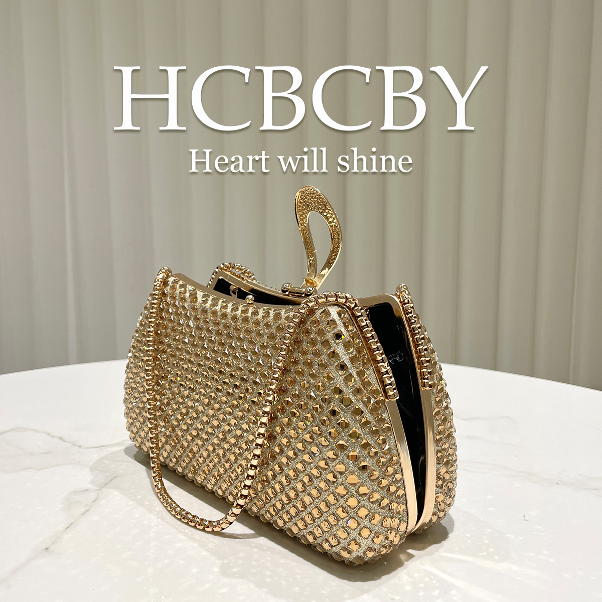 حقيبة عشاء فاخرة مرصعة بالألما - مراجعة Luxury Bags Gold وسعره