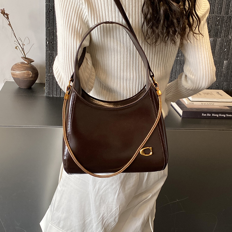 حقيبة كتف نسائية عصرية جديدة ب - مراجعة Luxury Bags Vip وسعره