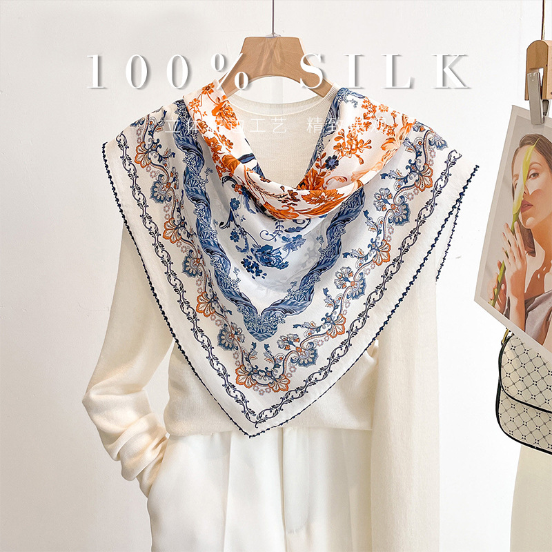 وشاح مربع فاخر من حرير التوت 1 - مراجعة Luxury Bags Online وسعره