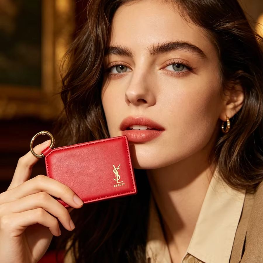مرآة مكياج صغيرة مربعة الشكل م - مراجعة Luxury Designer Bags Ysl وسعره