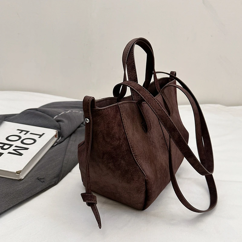 ضوء فاخر الصلبة بولي Hasp غلق  - مراجعة Luxury Bags Sale وسعره