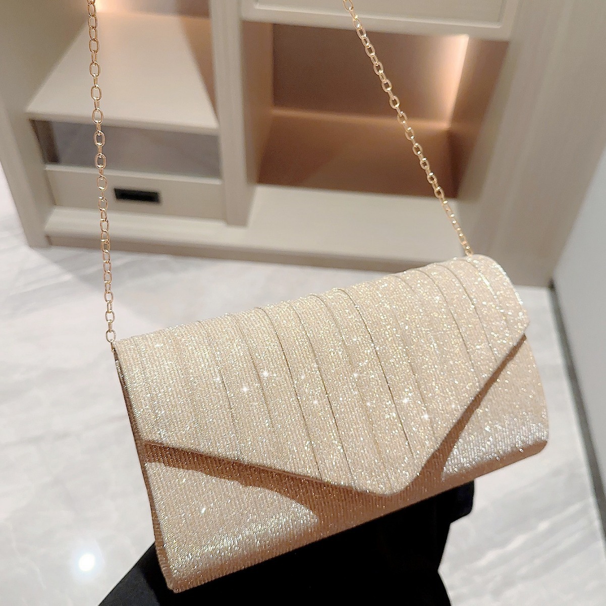سيدة الشمبانيا الذهب اللون الف - مراجعة Luxury Bags Gold وسعره