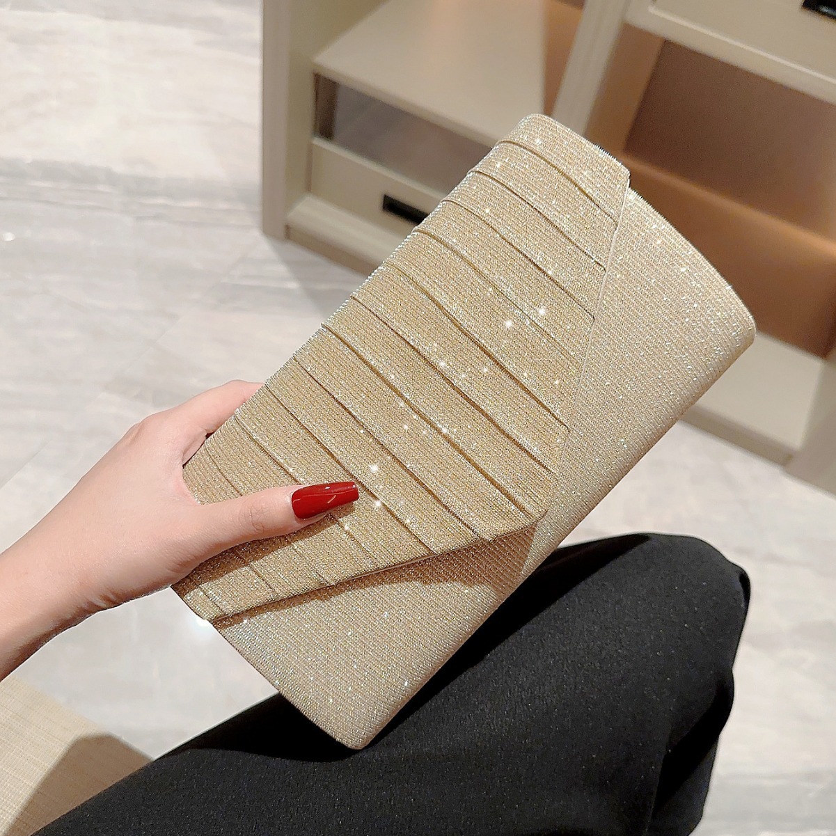 سيدة الشمبانيا الذهب اللون الف - مراجعة Luxury Bags Gold وسعره