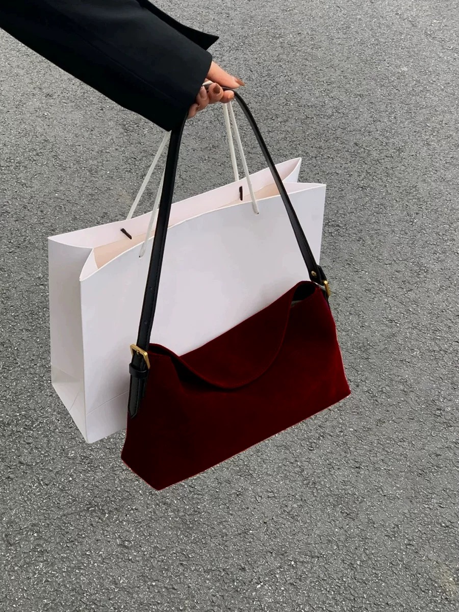 حقيبة كتف واحدة من جلد الغزال  - مراجعة Luxury Bags Sale وسعره