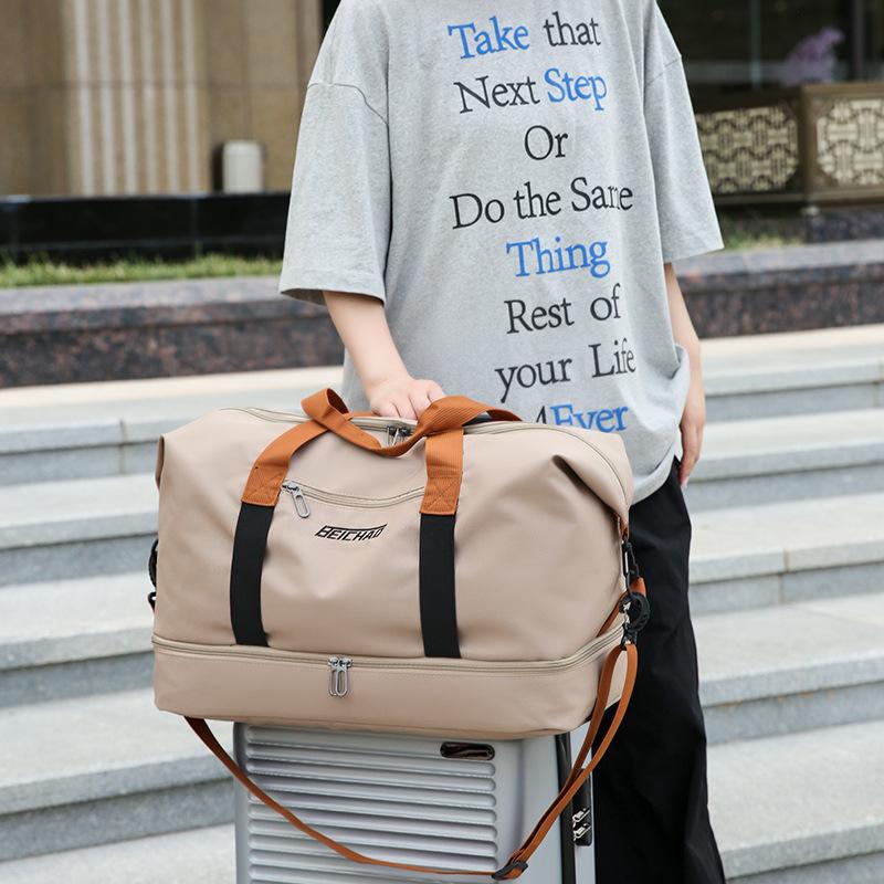 حقيبة سفر رياضية للمسافات القص - مراجعة Weekender Bag Duffle وسعره