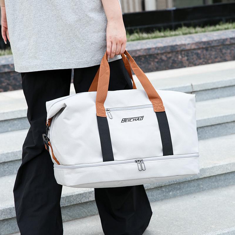 حقيبة سفر رياضية للمسافات القص - مراجعة Weekender Bag Duffle وسعره