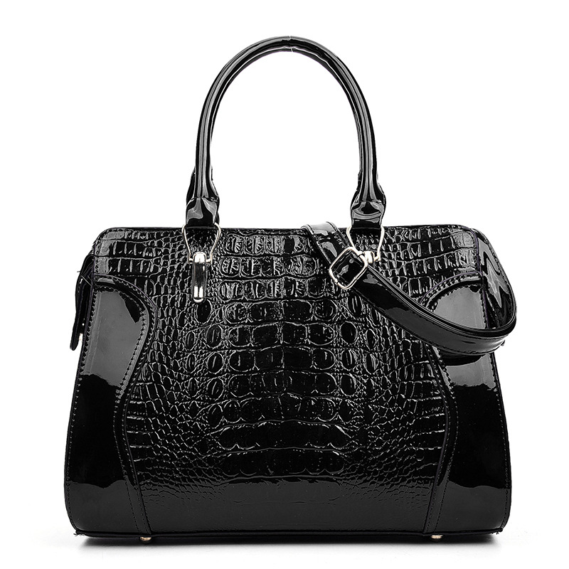 حقيبة يد نسائية عصرية بتصميم م - مراجعة Luxury Bags Vip وسعره