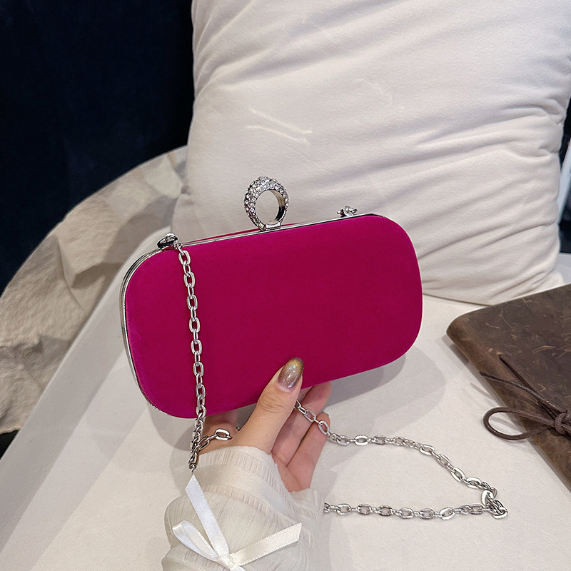 حقيبة يد مخملية سوداء للنساء 2 - مراجعة Luxury Bags Vip وسعره