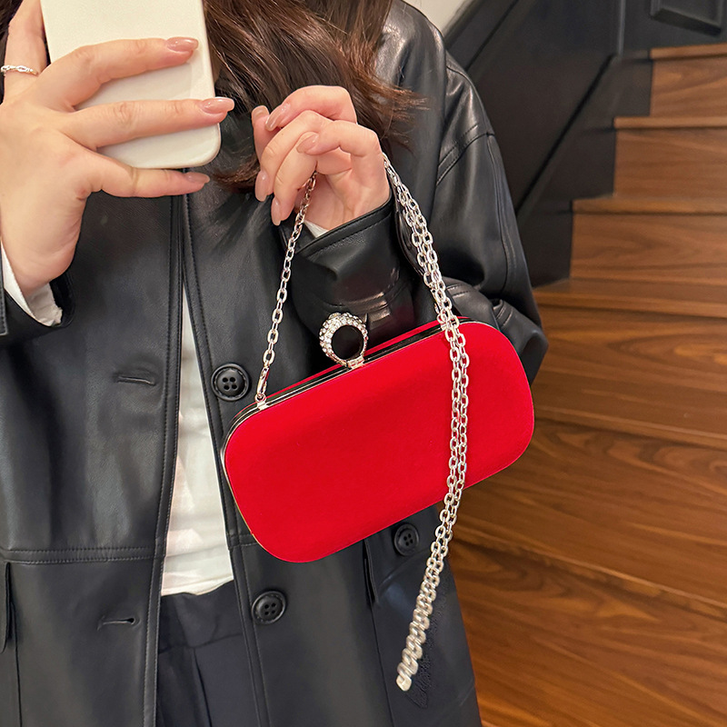 حقيبة يد مخملية سوداء للنساء 2 - مراجعة Luxury Bags Vip وسعره