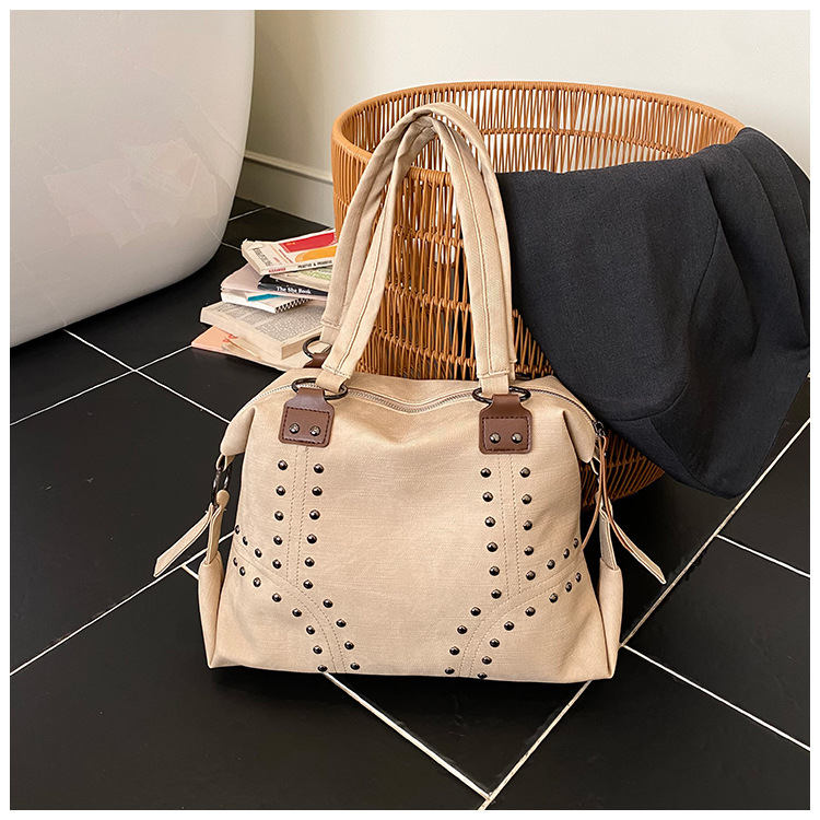 حقيبة يد نسائية عصرية ومتعددة  - مراجعة Luxury Bags Vip وسعره